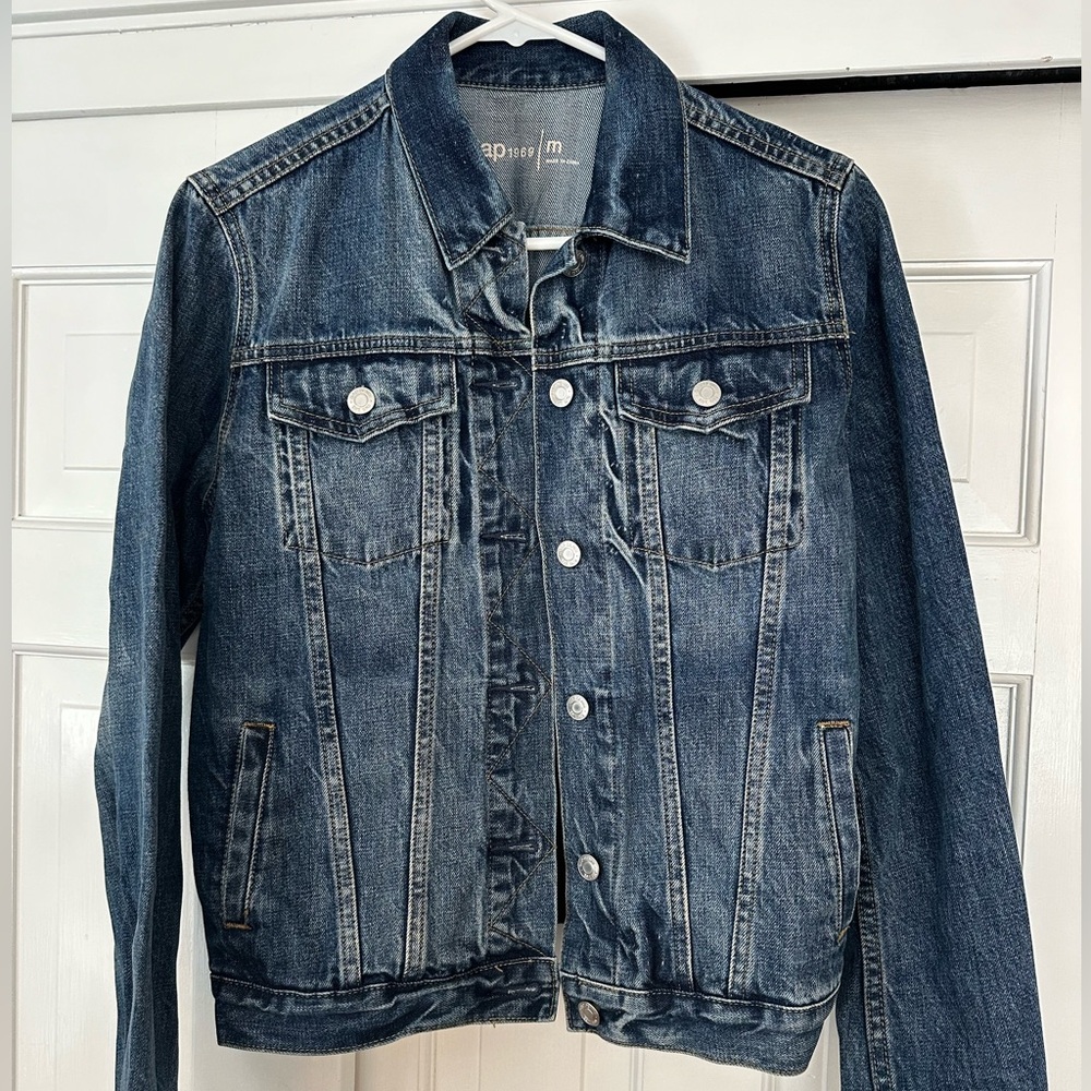 Gap woman’s Jean jacket - Medium